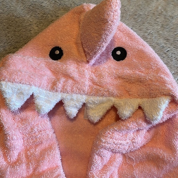 BabyGirl's Pink Shark Bathrobe - Picture 2 of 5